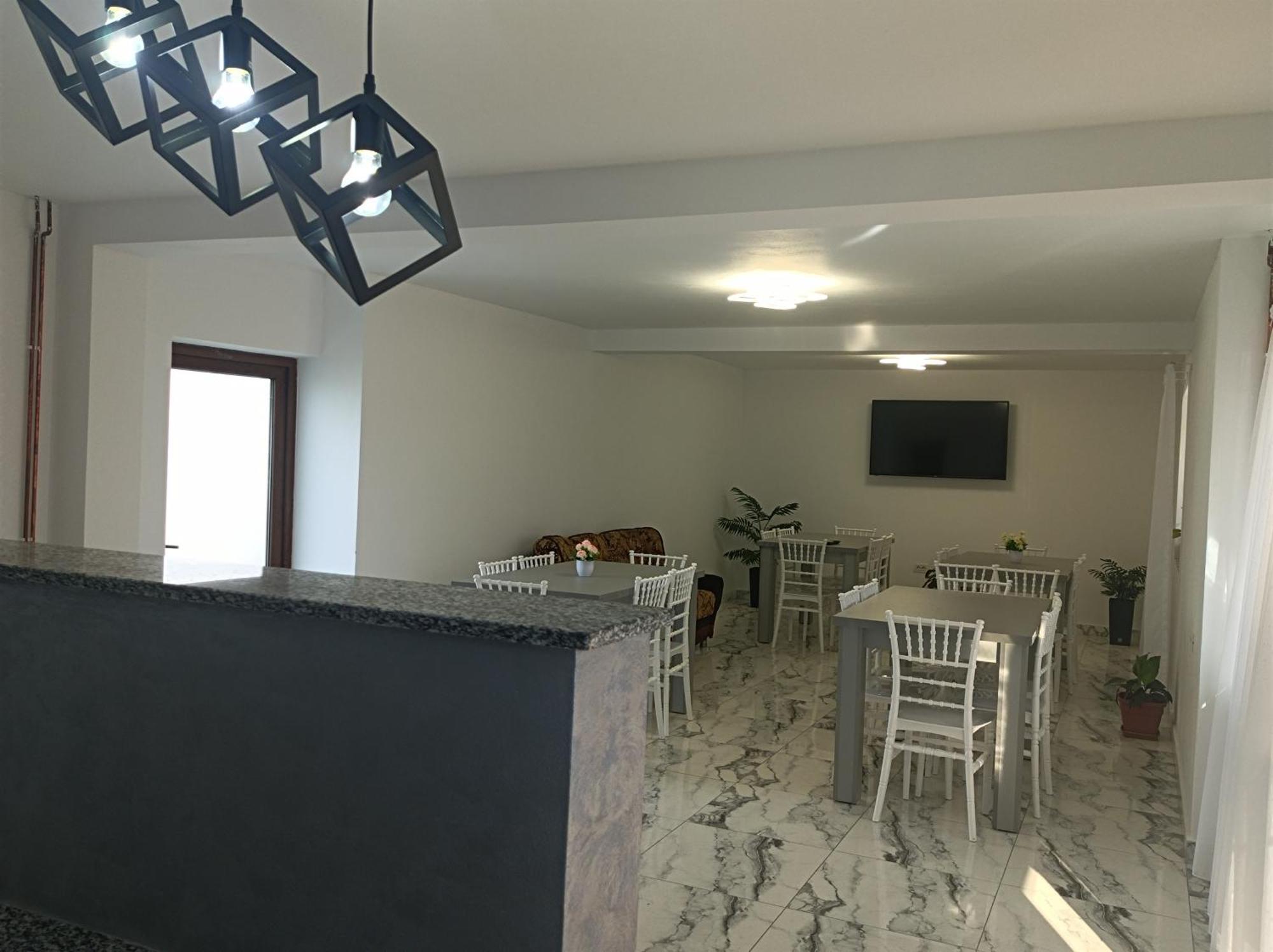 Pensiunea Ileana Novaci-Straini Ngoại thất bức ảnh